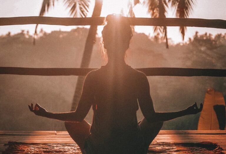 New To Meditation? 5 Expert Tips To Guide You