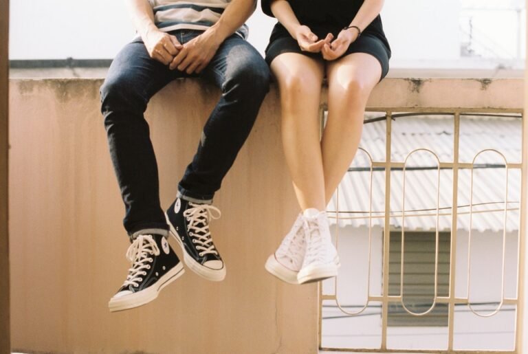 7 Signs You're In The Wrong Relationship