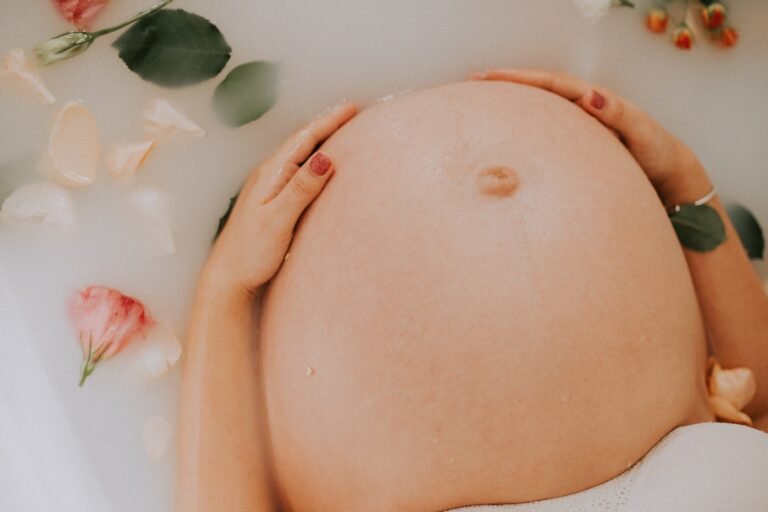 Your Guide To A Pregnancy Safe Skincare Routine