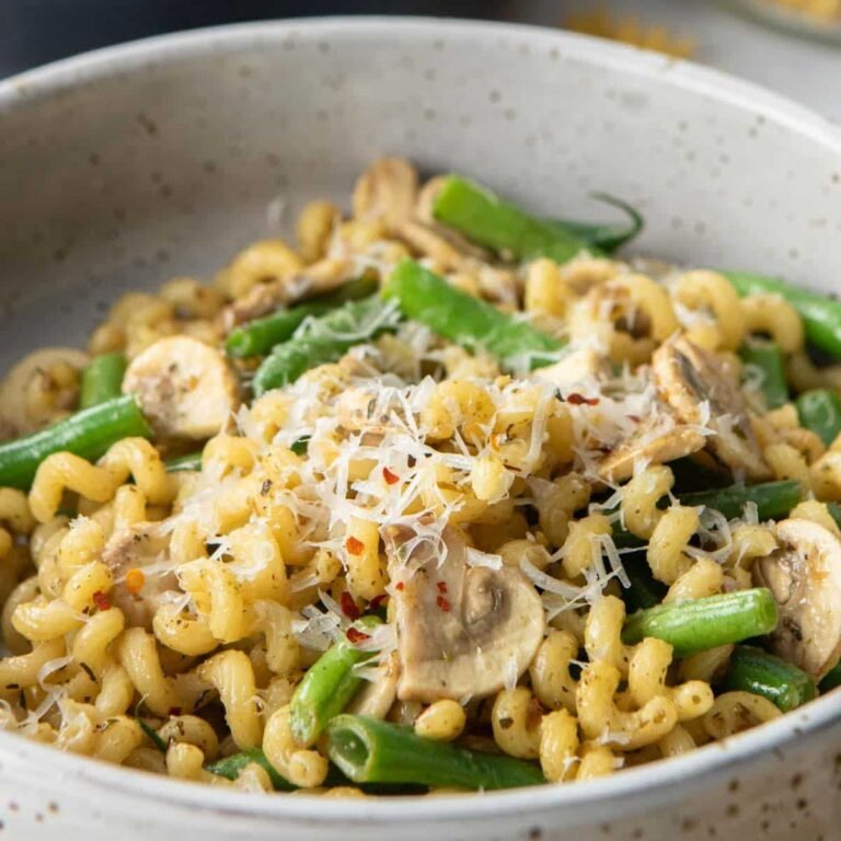 Pasta With Mushrooms And Green Beans For One