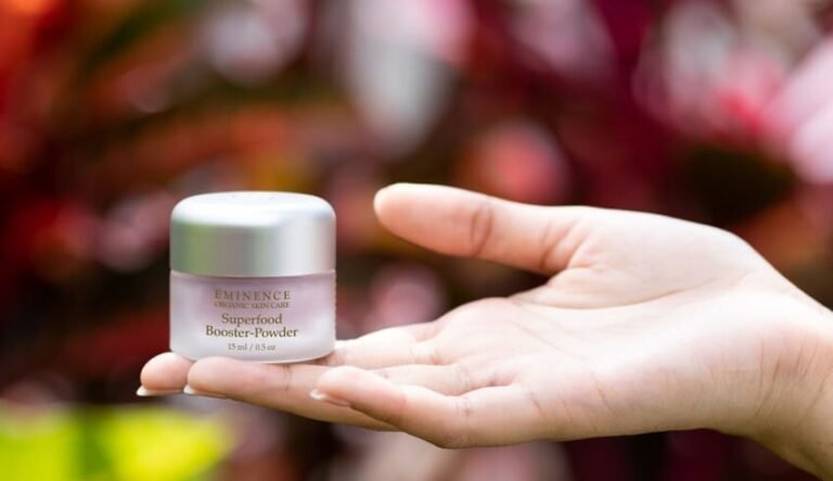 Perfect Mating: Superfood Booster Powder & Moisturizer