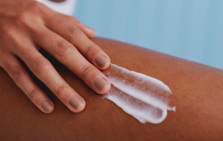 Why Do I Have Dry, Itching Feet? 7 Reasons And