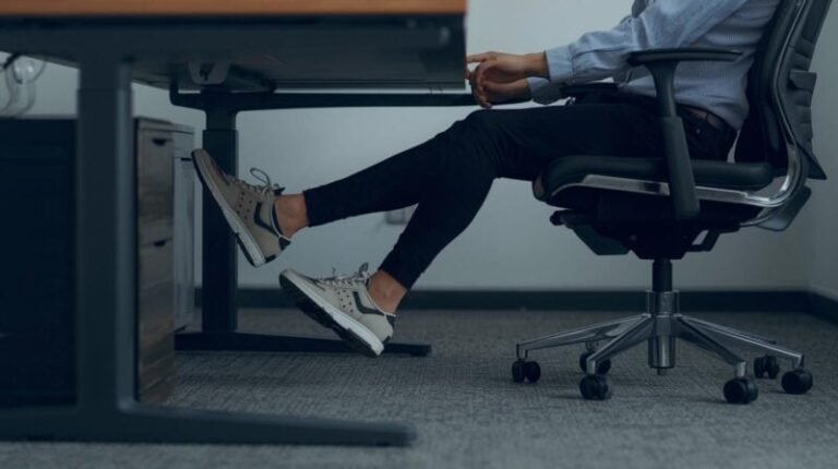 5 easy exercises to combat leg fatigue at work 5 Easy Exercises To Combat Leg Fatigue At Work