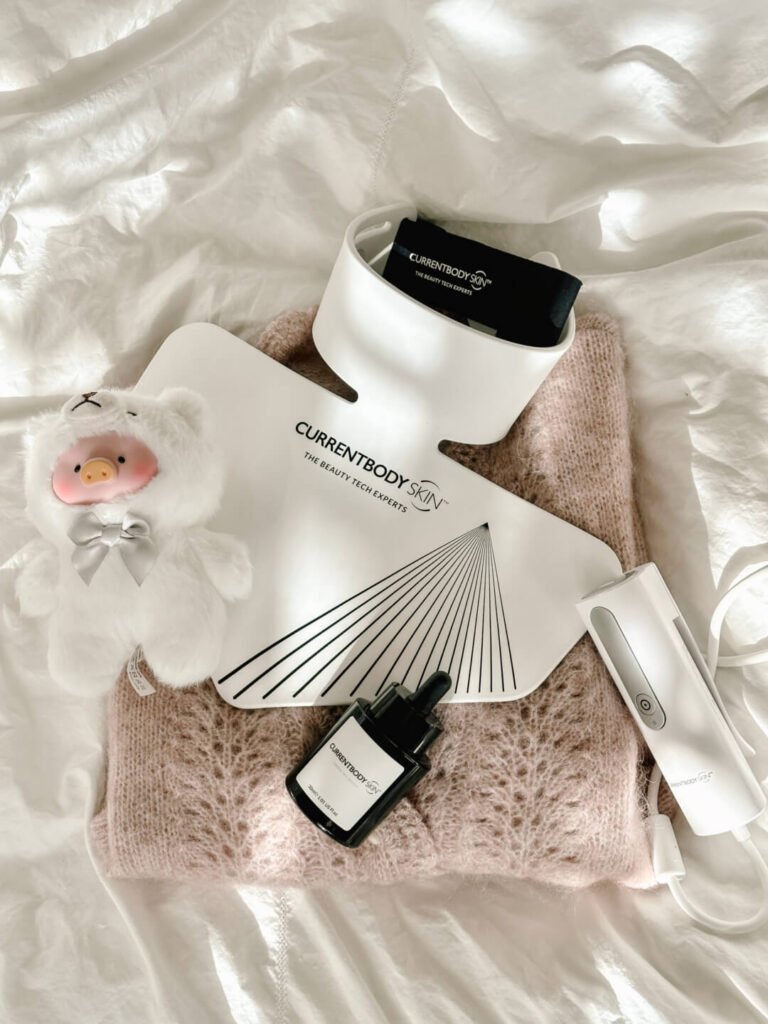 Next Level Neck Care: CurrentBody LED Neck & Décolletage Mask Series 2 Review Next Level Neck Care: Currentbody Led Neck & Décolletage Mask