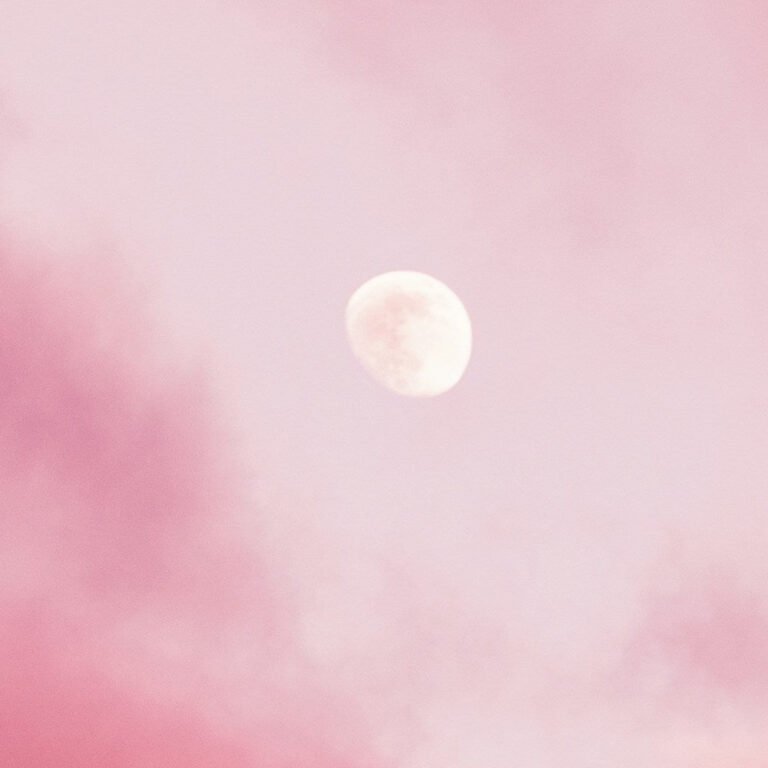 Spine Tingling Sex Tips To Get You Chilling This Halloween Spine Tingling Sex Tips To Get You Chilling This Halloween