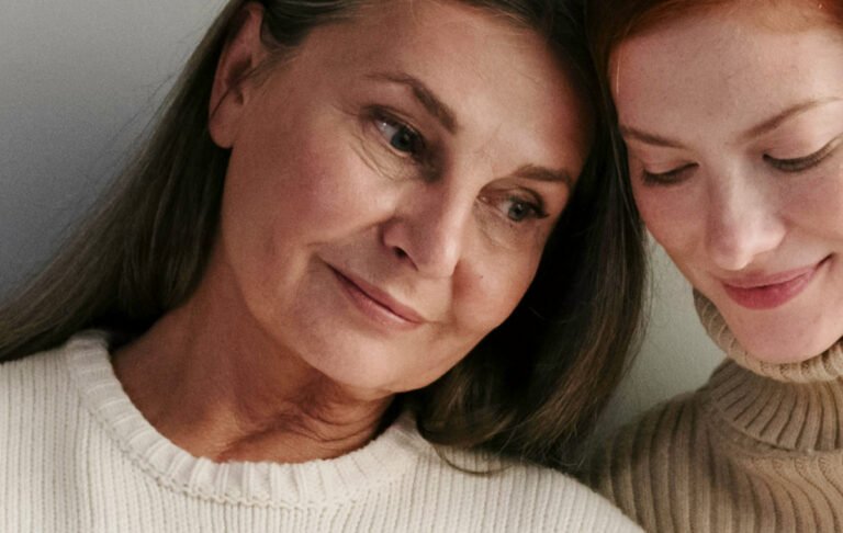 The Complete Guide To Aging Skin: Your Skincare Routine By