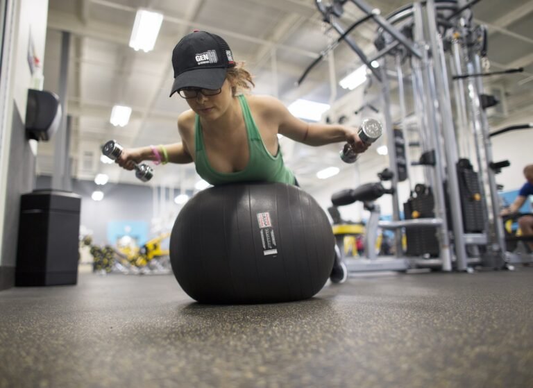 Dumbbell Pullover: Proper Form And Benefits