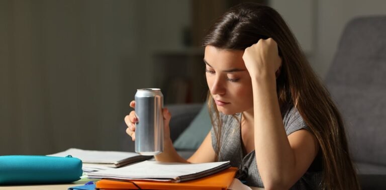 Teen anxiety linked to sugary drinks – new research Teen Anxiety Linked To Sugary Drinks New Research