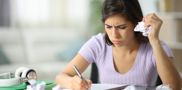 Anxiety and ADHD can overlap—here’s how to untangle these widespread mental health disorders Anxiety And Adhd Can Overlap—here's How To Untangle These Widespread