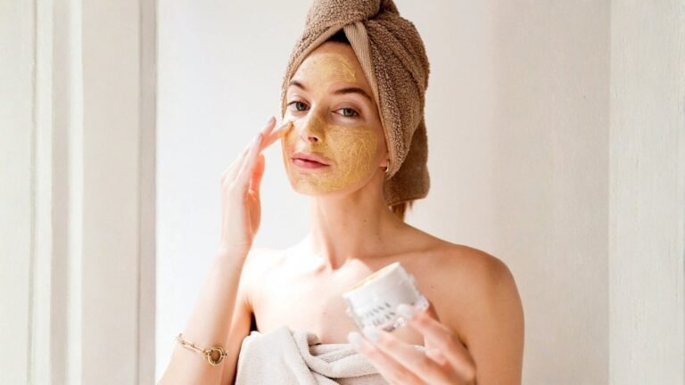 Face Peeling Mask Guide: Shine Without Irritation