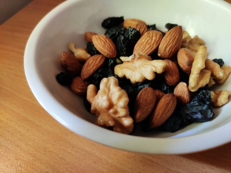 Nut Nutrition Comparison: Understanding Nutrient Content