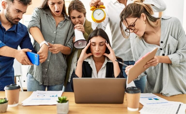 Workplace Argument: "cleaning In The Toilet" Who Cry In The