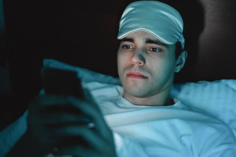 5 Simple Screen Changes That Can Improve Sleep and Focus 5 Simple Screen Changes That Can Improve Sleep And Focus
